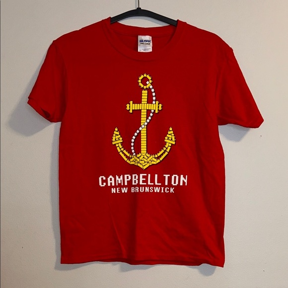 Gildan Other - Gildan Red Anchor Graphic Tee